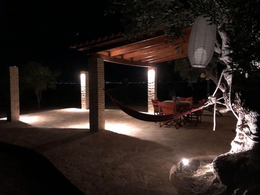 House By The Sea At Skaloma, Loutraki Villa Лимни Вуляменис Екстериор снимка